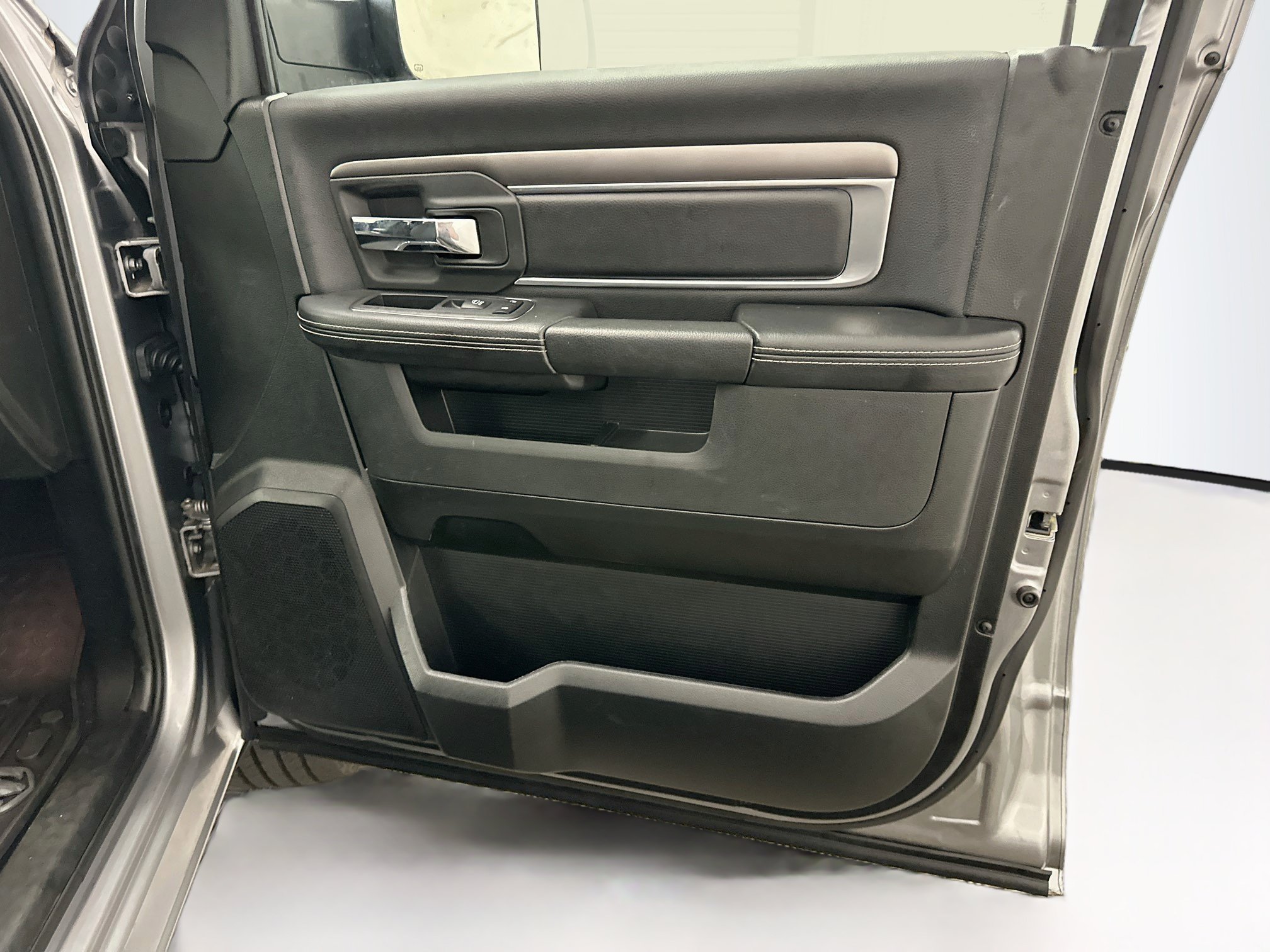 Used 2022 RAM 1500 Warlock w/ Trailer & Traction Group AWD/4WD image 32