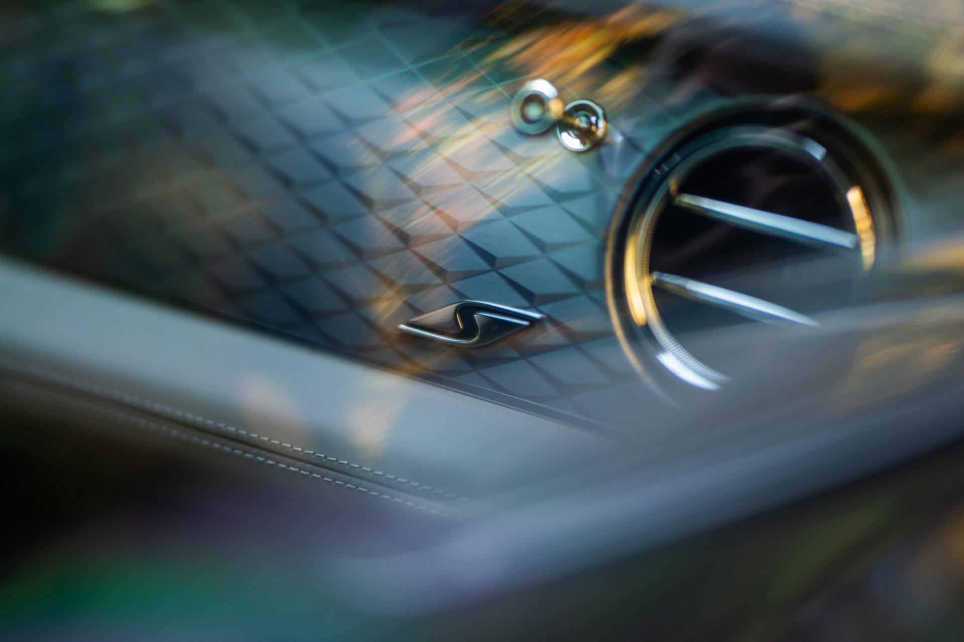 New 2024 Bentley Bentayga image 35