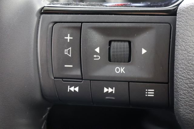 Used 2025 Nissan Rogue SL w/ SL Premium Package image 11