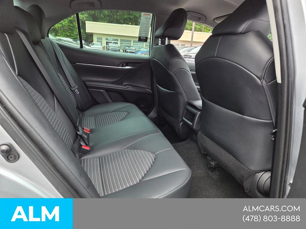 Used 2022 Toyota Camry SE w/ Convenience Package FWD image 13