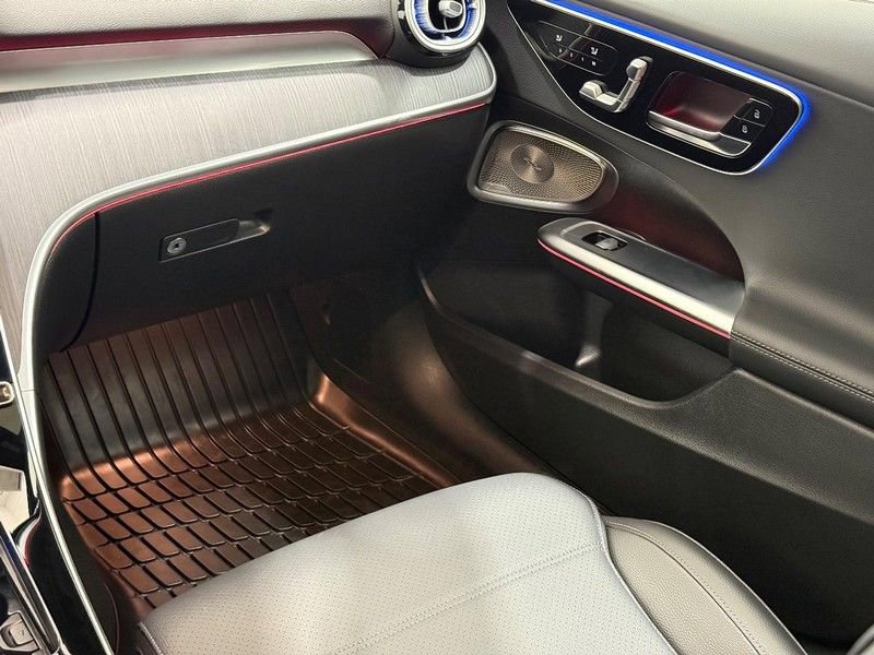 New 2025 Mercedes-Benz C 300 4MATIC Sedan image 12