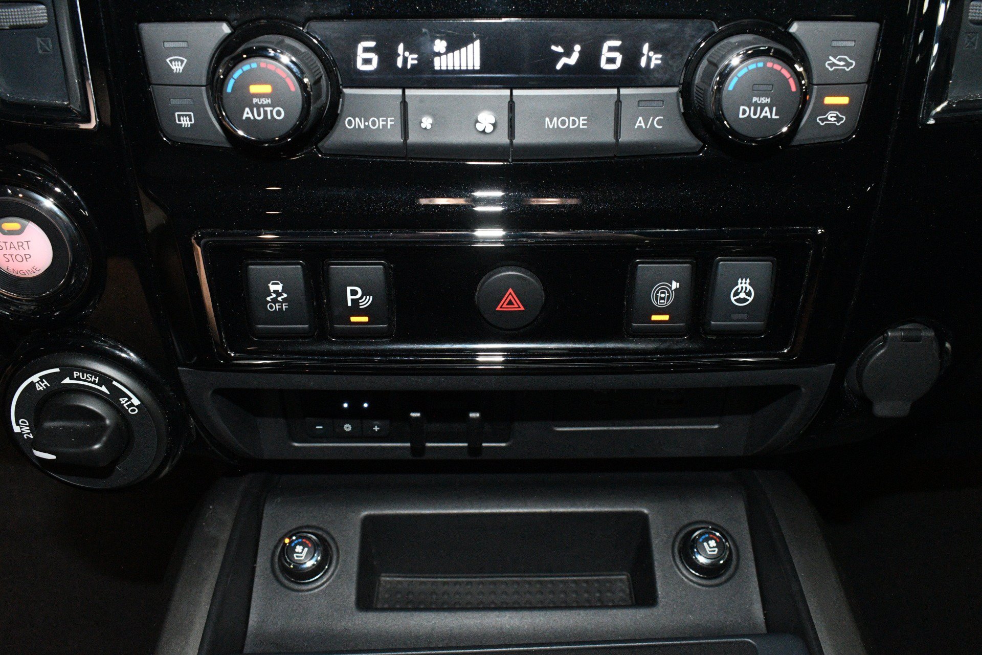 Used 2023 Nissan Titan Platinum Reserve w/ Moonroof Package AWD/4WD image 34