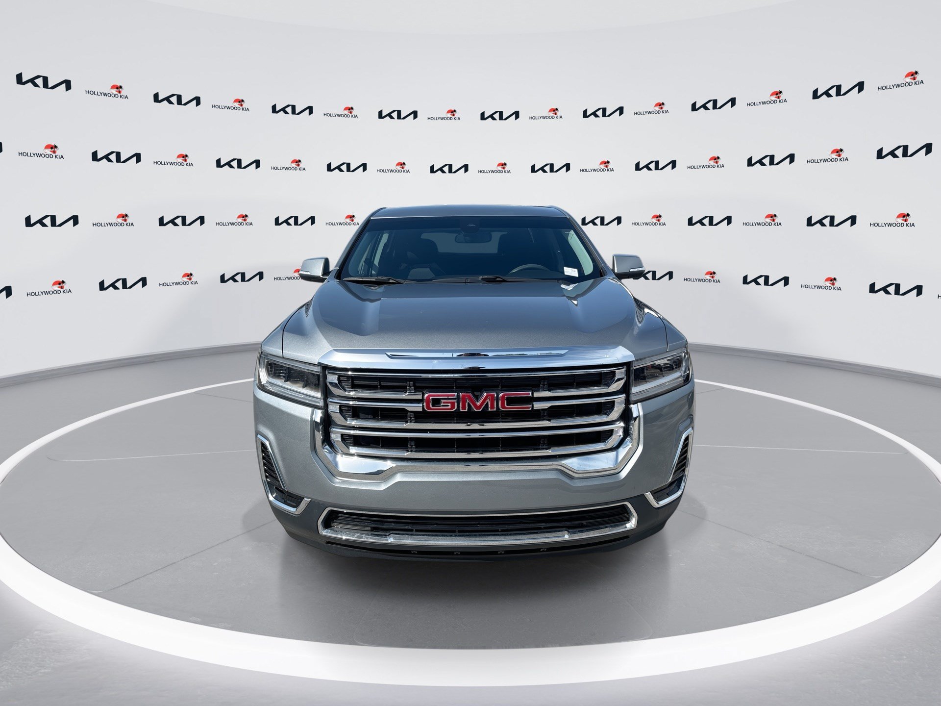 Used 2023 GMC Acadia SLE FWD image 3
