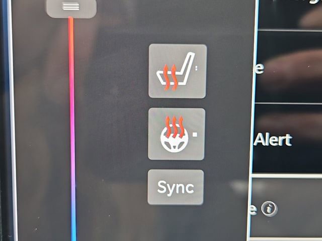 Used 2025 Chrysler Pacifica Select image 48