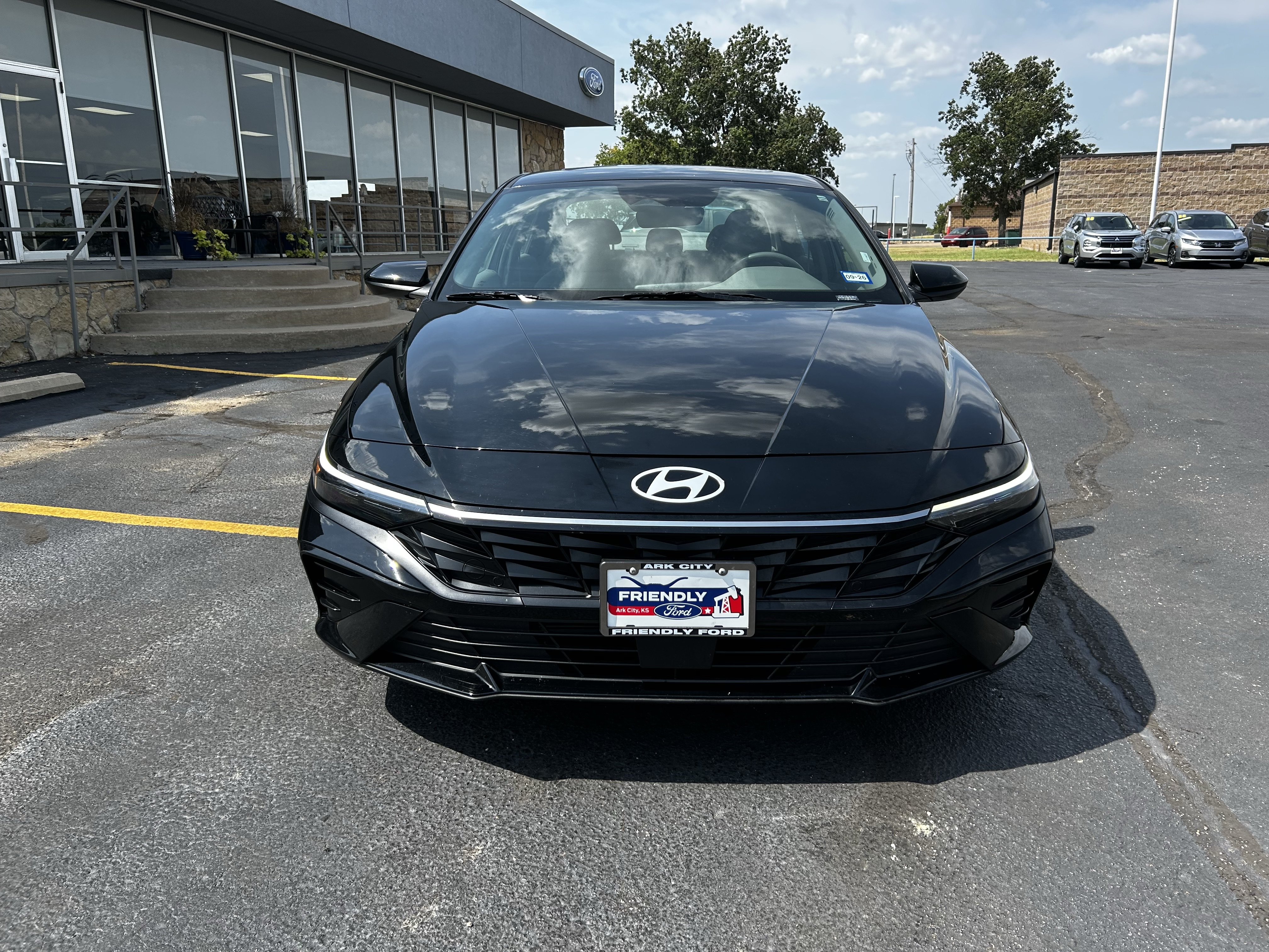 Used 2025 Hyundai Elantra SEL FWD image 5