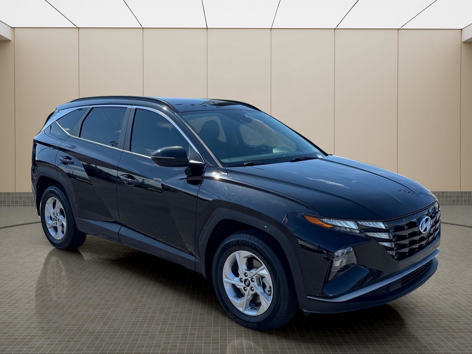 Used 2023 Hyundai Tucson SEL w/ Winter Package image 2