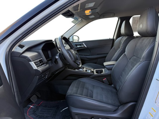 Used 2023 Mitsubishi Outlander SE AWD/4WD image 10
