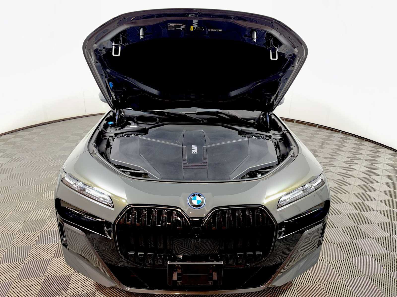 Used 2026 BMW i7 xDrive60 AWD/4WD image 31