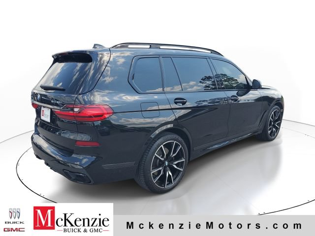 Used 2021 BMW X7 xDrive40i w/ M Sport Package AWD/4WD image 4