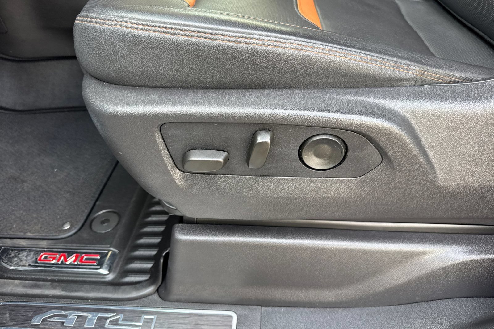 Certified 2025 GMC Sierra 2500 AT4 AWD/4WD image 12