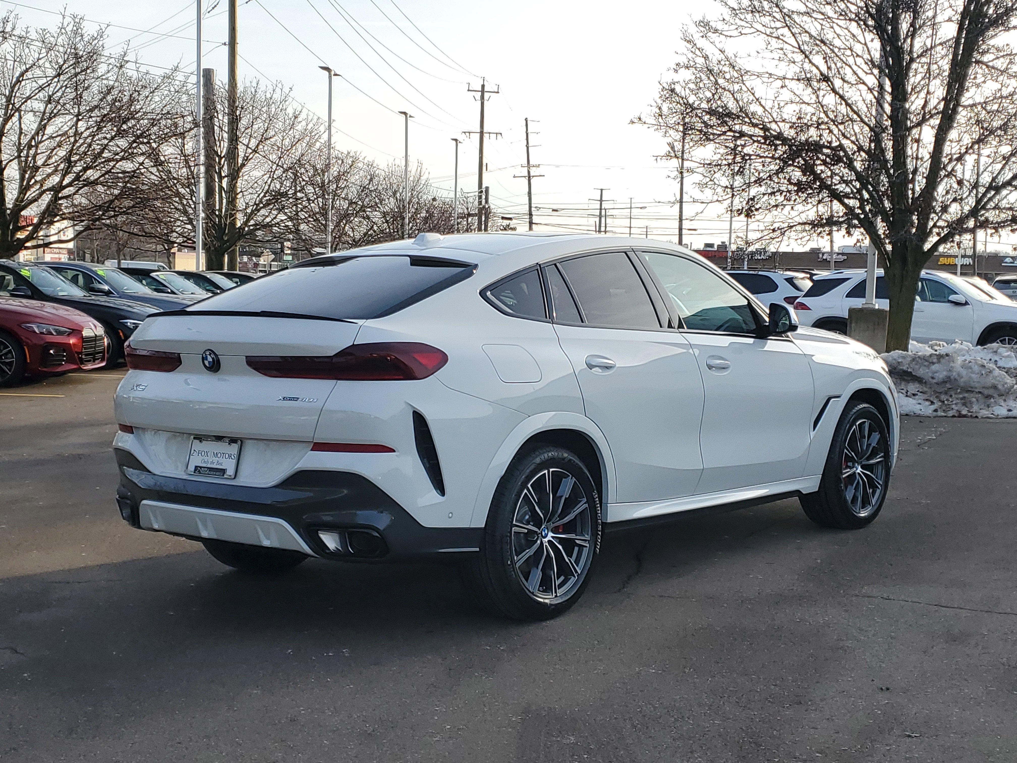 New 2026 BMW X6 xDrive40i w/ Climate Comfort Package image 3