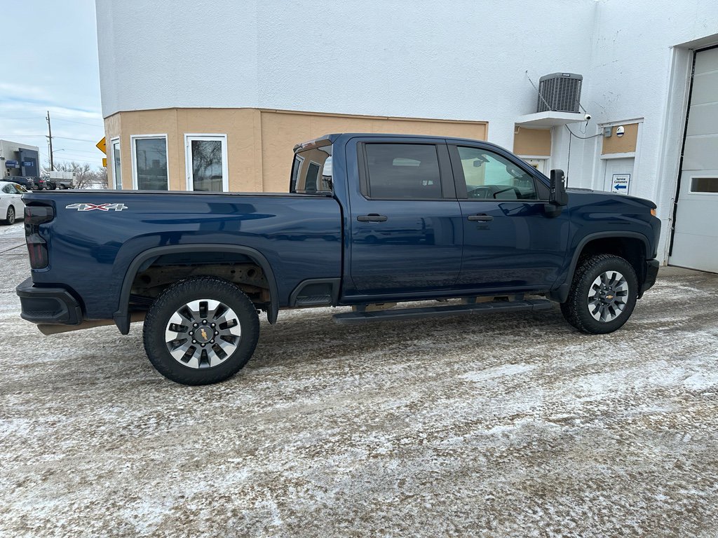 Used 2021 Chevrolet Silverado 2500 Custom w/ Custom Value Package image 4
