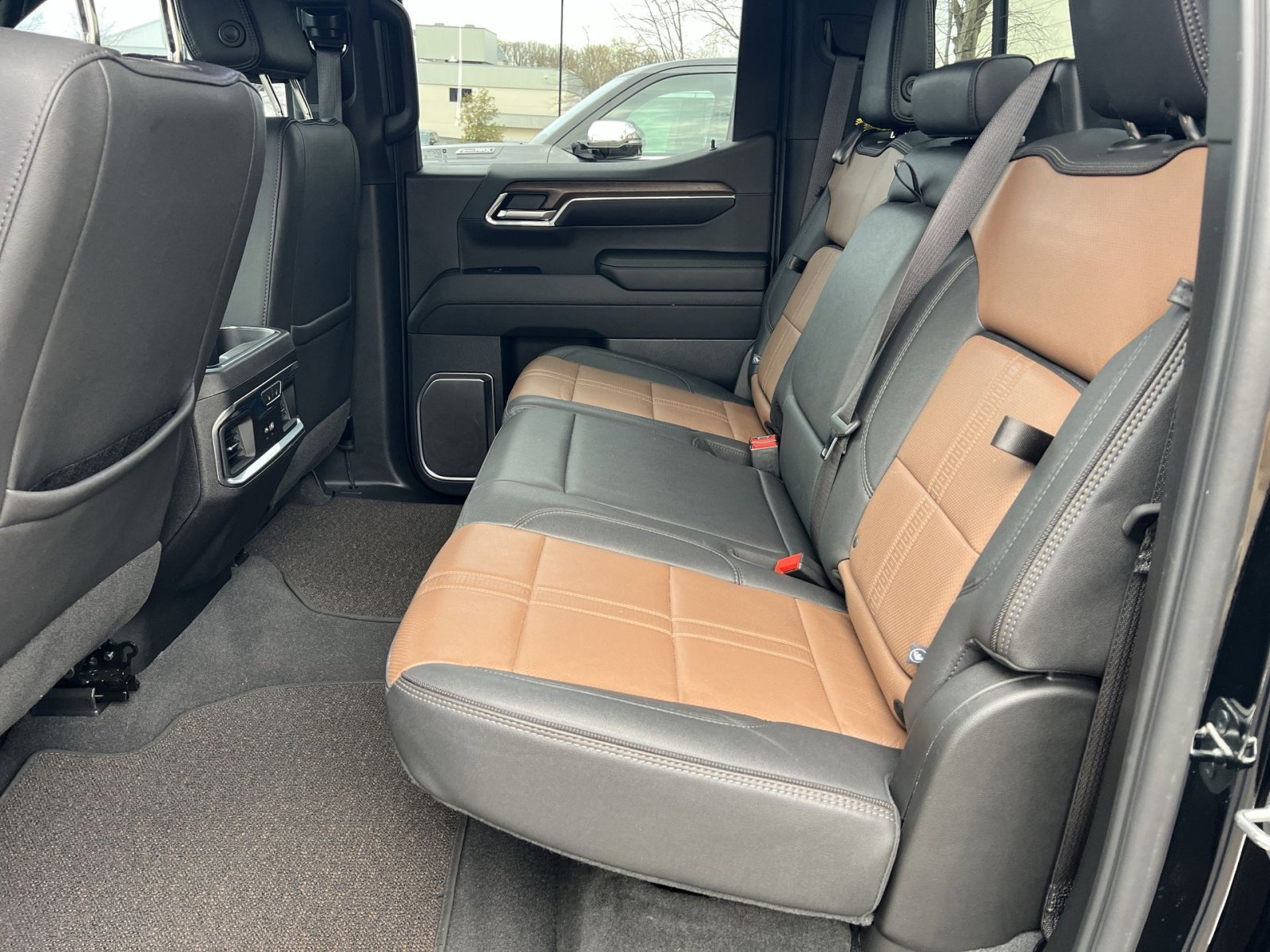 Used 2024 Chevrolet Silverado 1500 High Country image 24