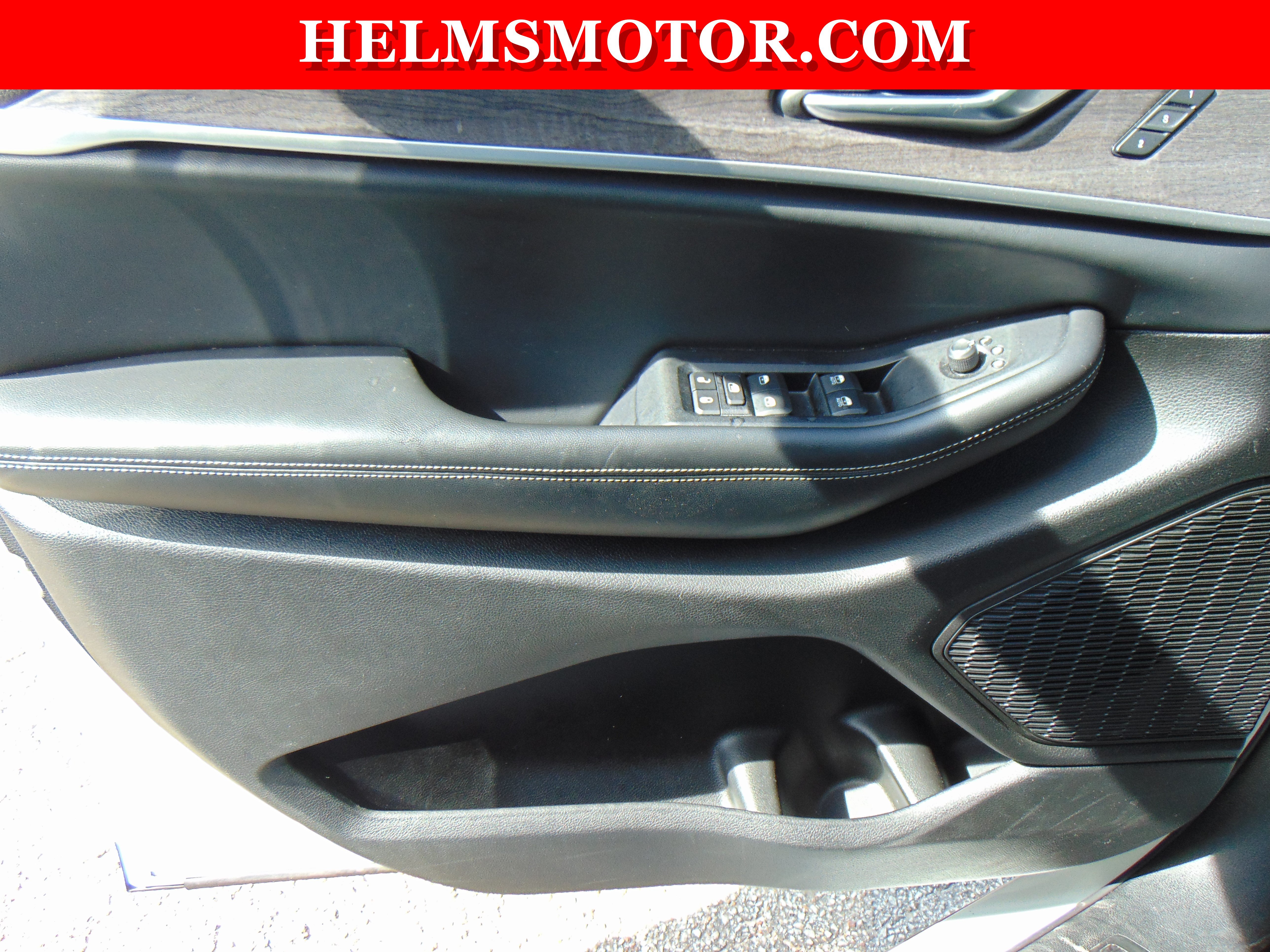 Used 2024 Jeep Grand Cherokee L Limited w/ Black Appearance Package AWD/4WD image 17