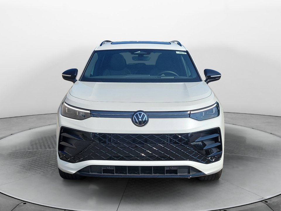 New 2026 Volkswagen Tiguan SE R-Line FWD image 2