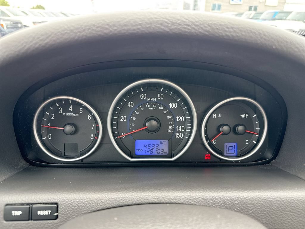 Used 2010 Hyundai Veracruz Limited w/ Rear Seat Entertainment Pkg 4 FWD image 12