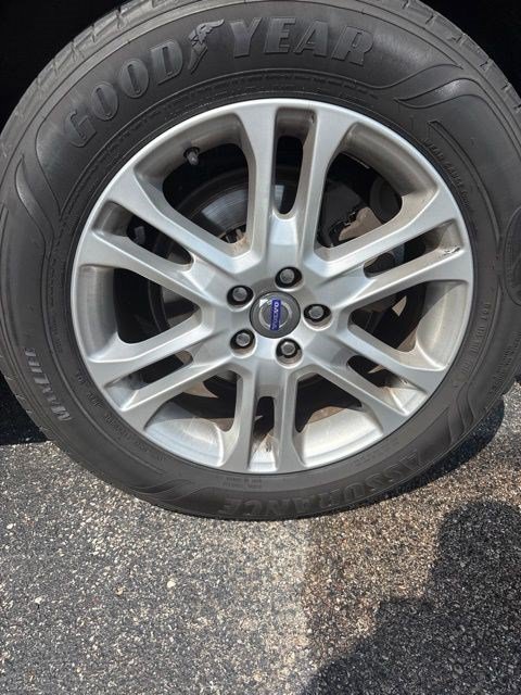 Used 2015 Volvo XC60 T5 w/ Proximity Package AWD/4WD image 7