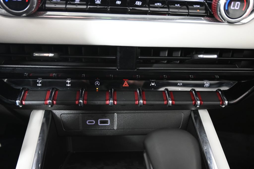 Used 2024 GMC Canyon AT4X w/ AT4X AEV Edition AWD/4WD image 29