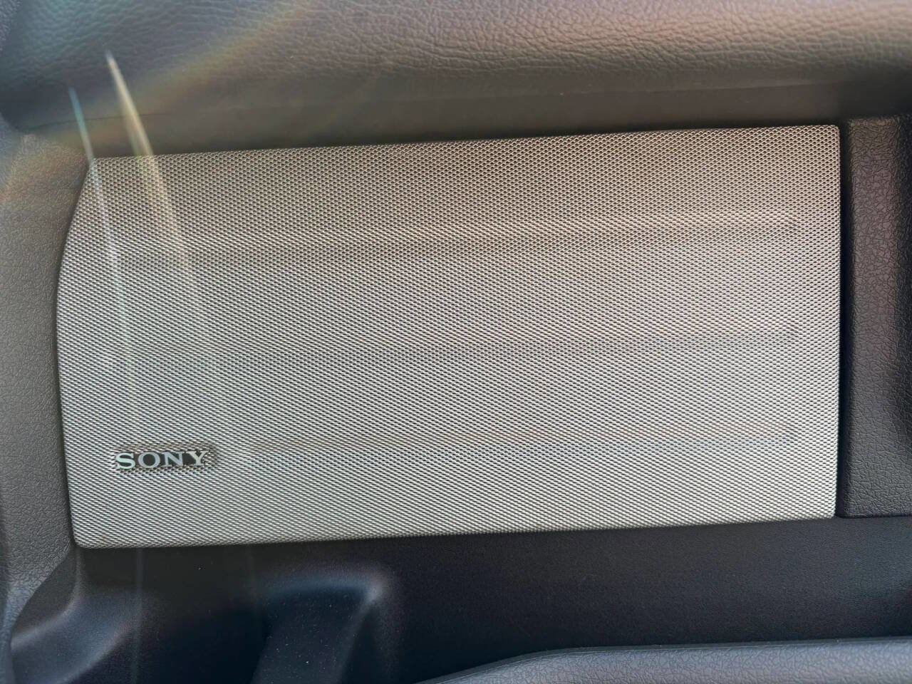 Used 2014 Ford F150 Platinum image 35