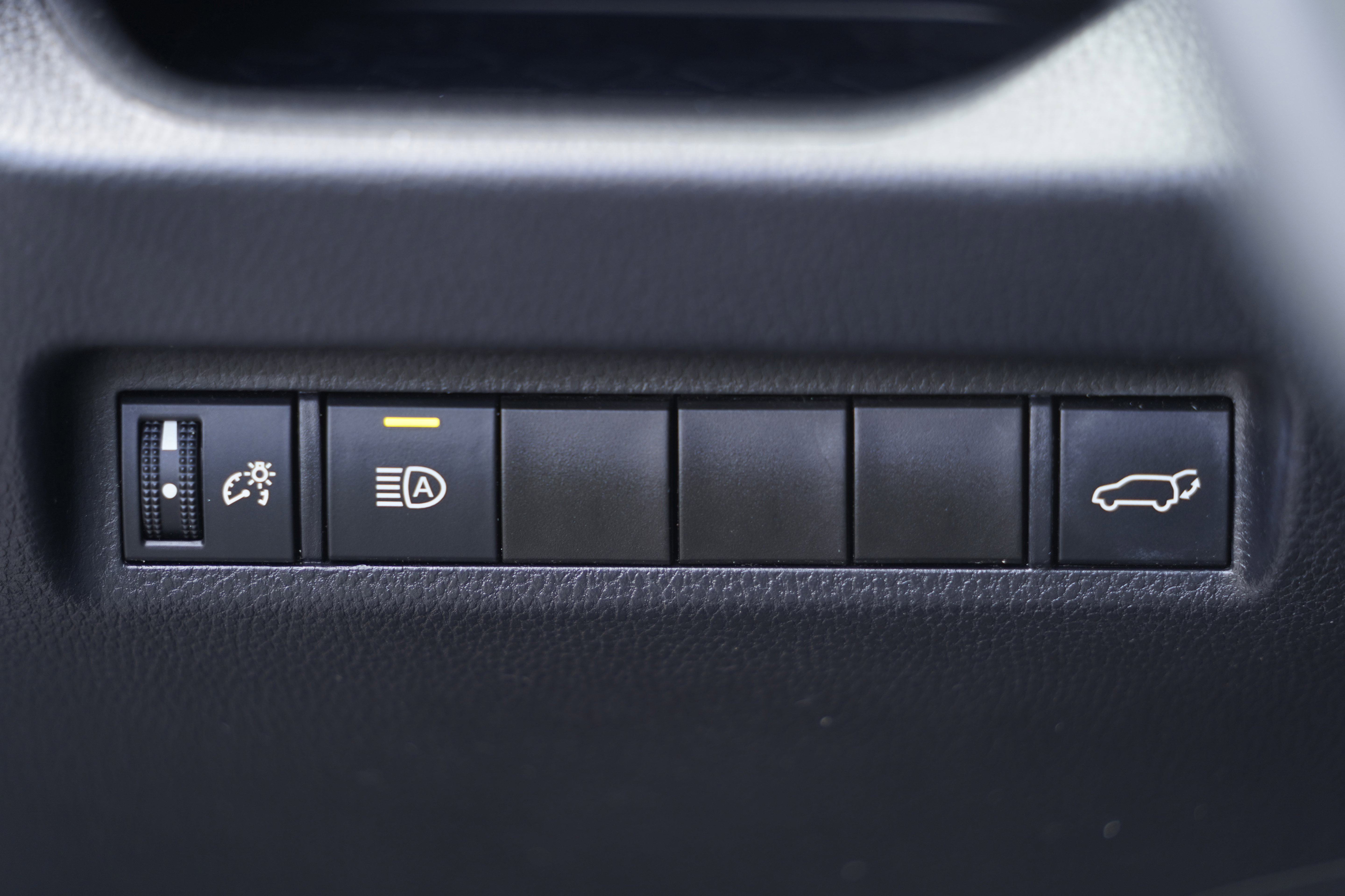 Used 2022 Toyota RAV4 XLE Premium FWD image 15