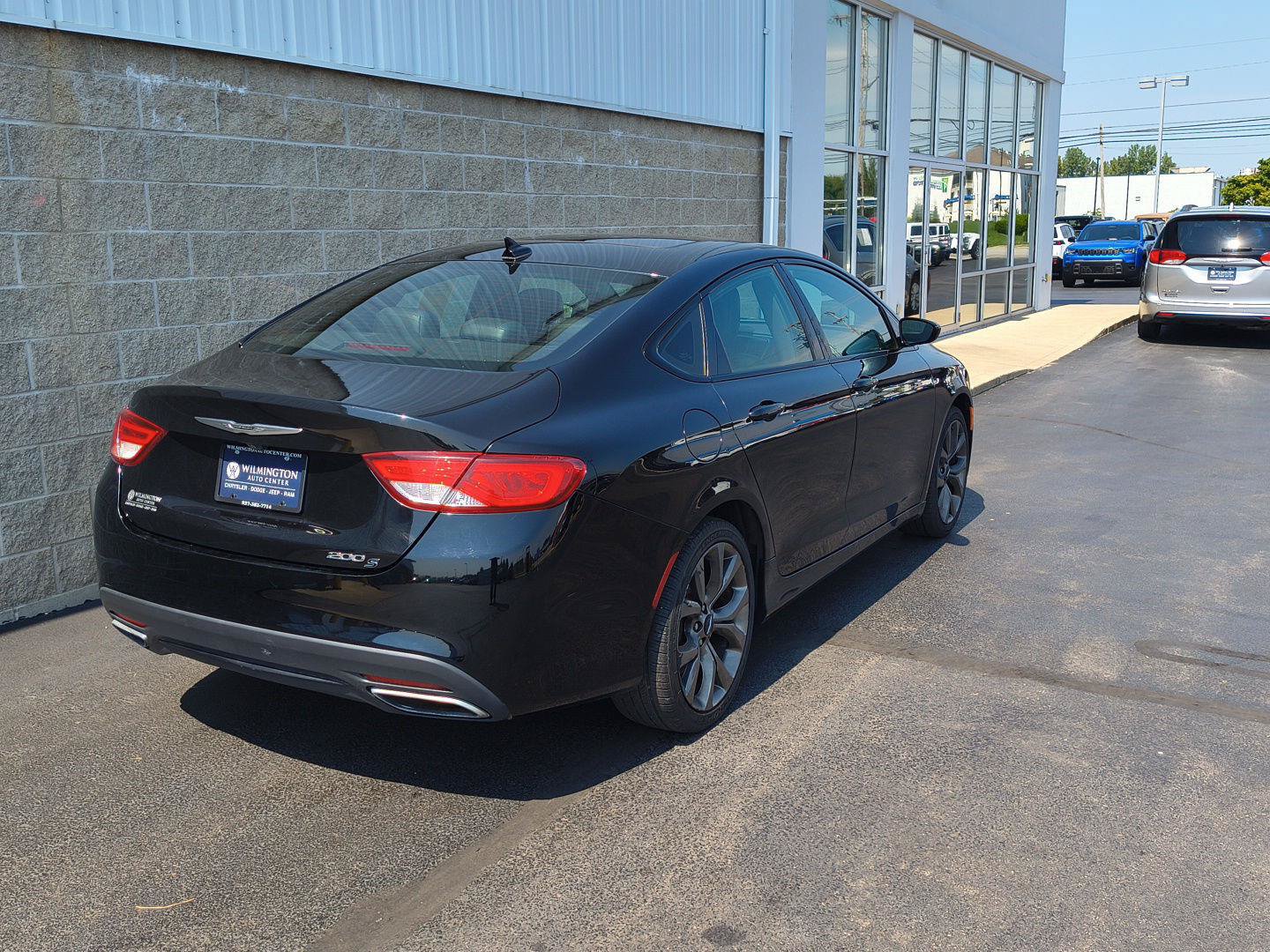 Used 2016 Chrysler 200 S w/ Comfort Group FWD image 3