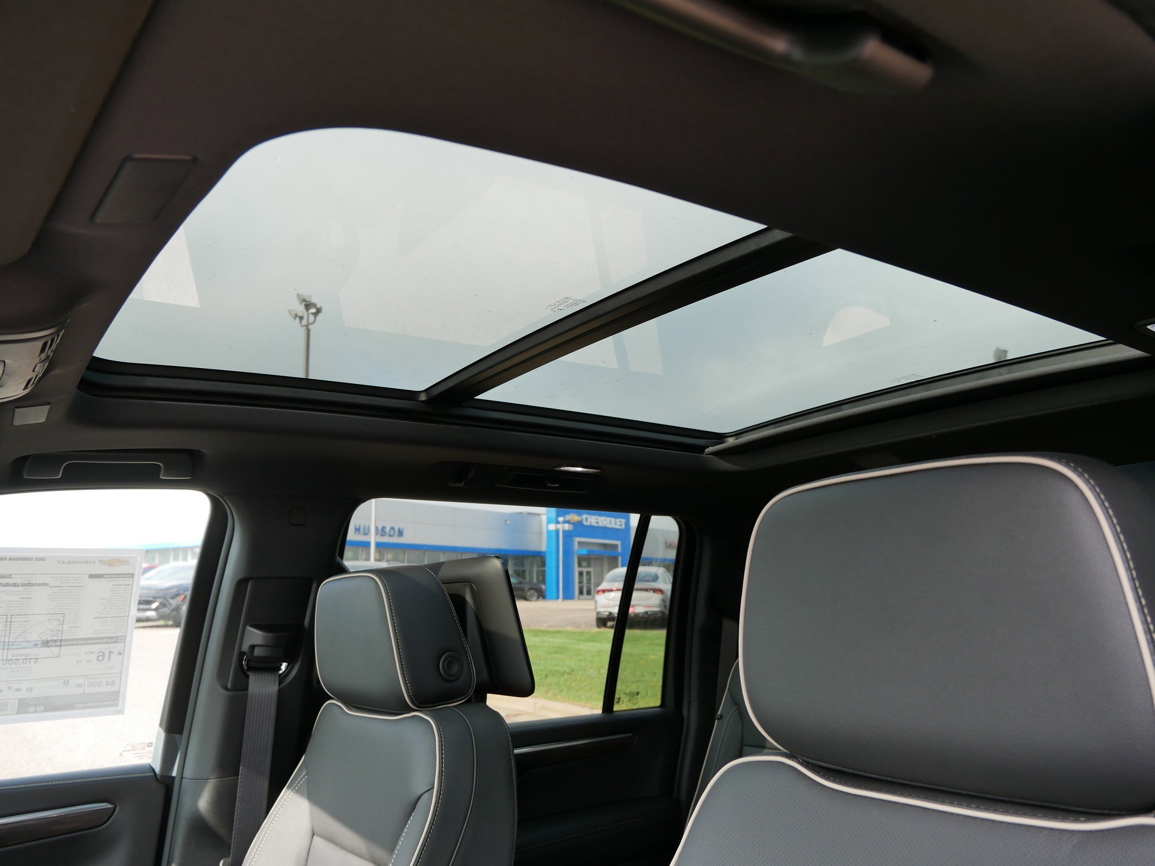 New 2025 Chevrolet Suburban Premier image 20