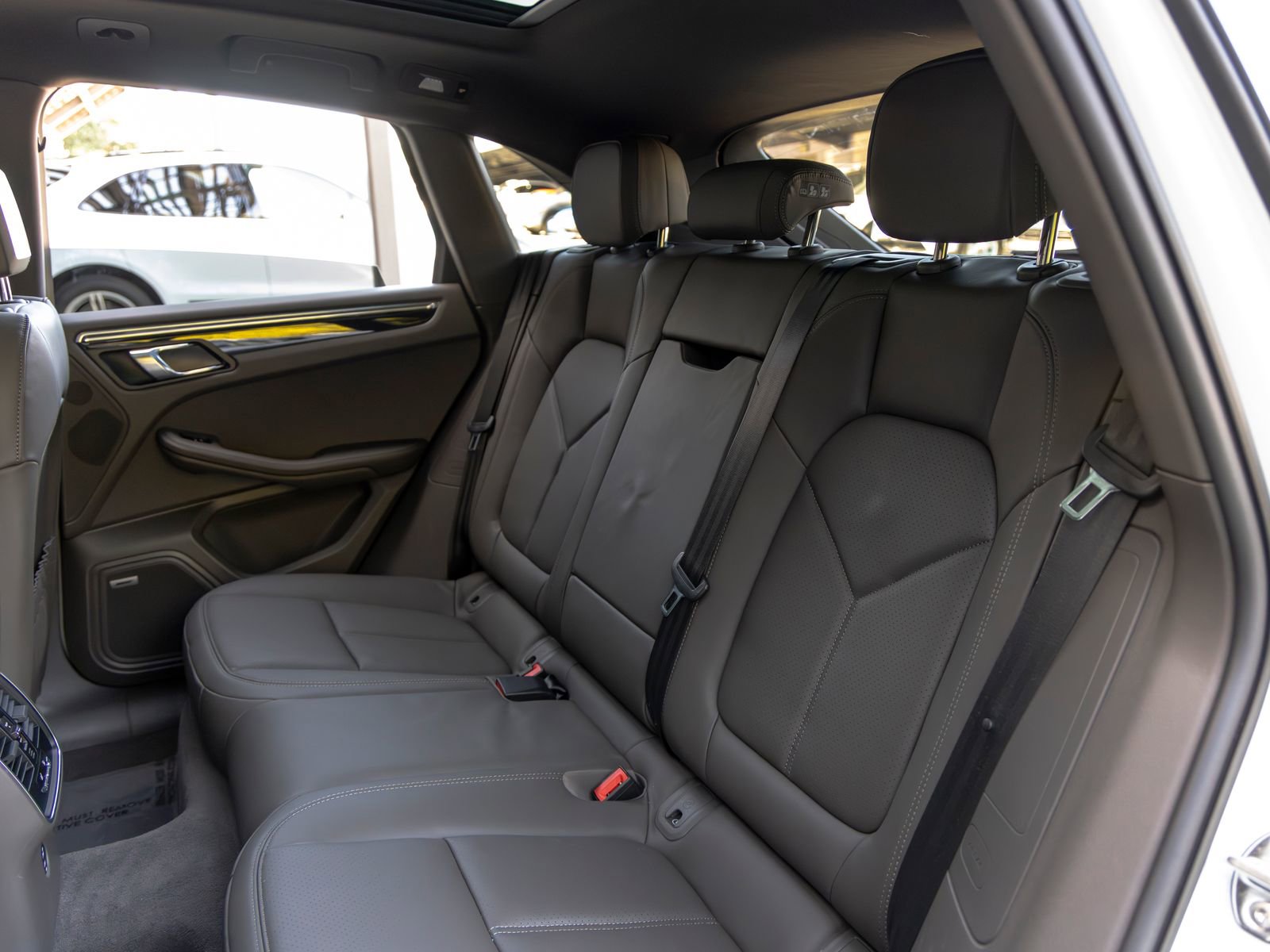 Certified 2026 Porsche Macan image 47