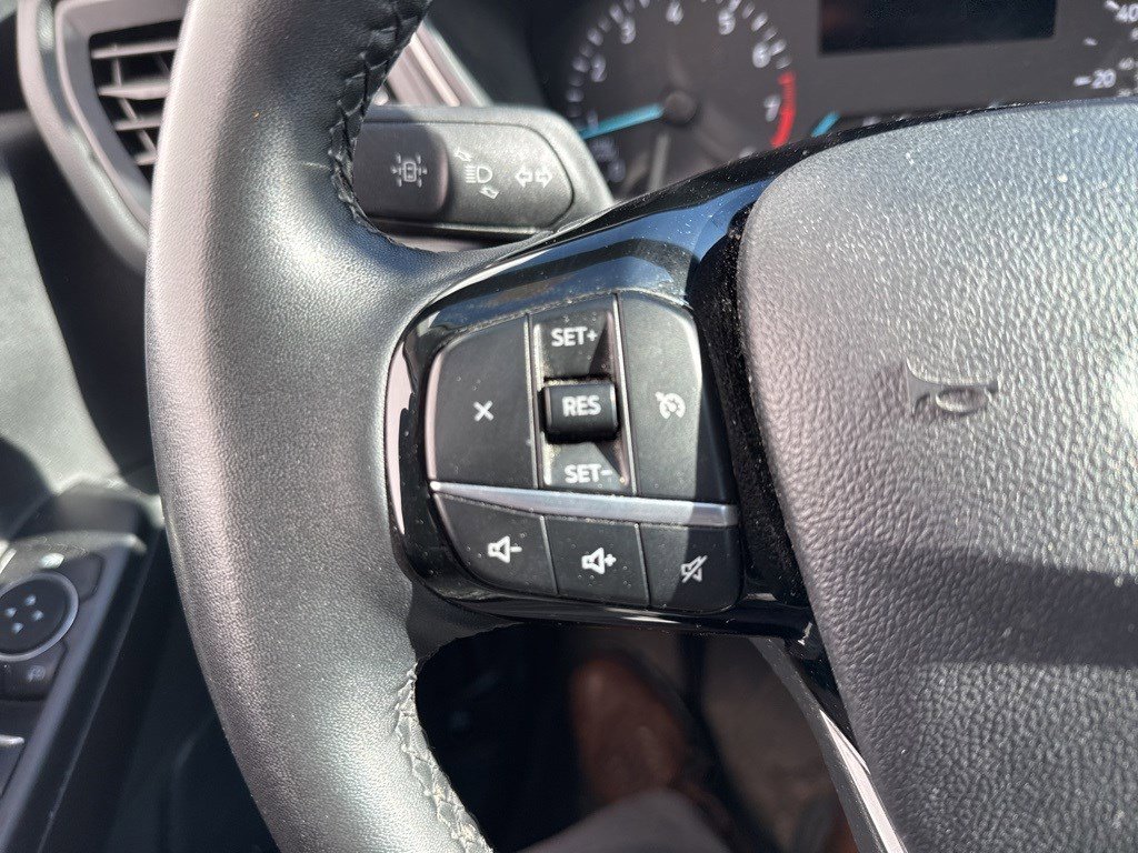 Used 2022 Ford Escape SE w/ Cold Weather Package image 9