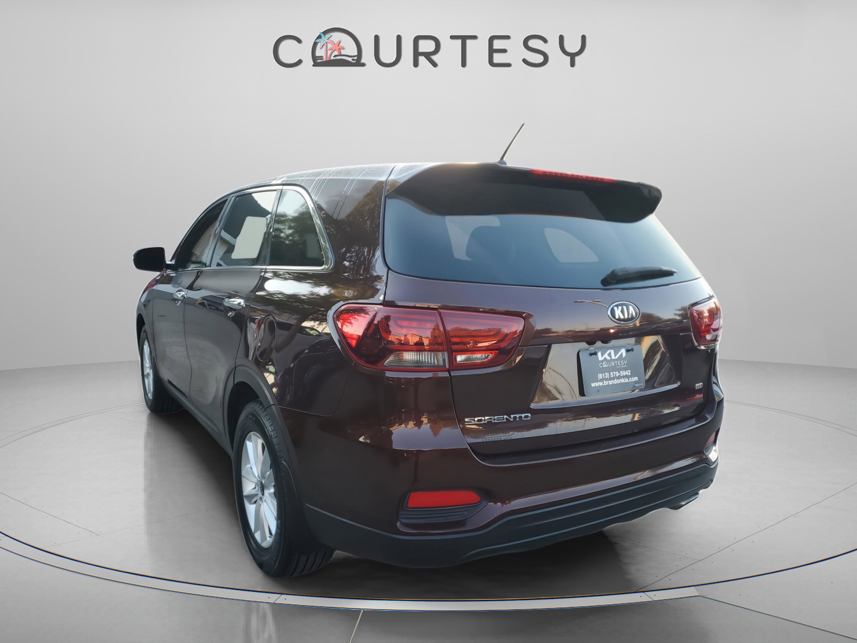 Used 2019 Kia Sorento LX image 2