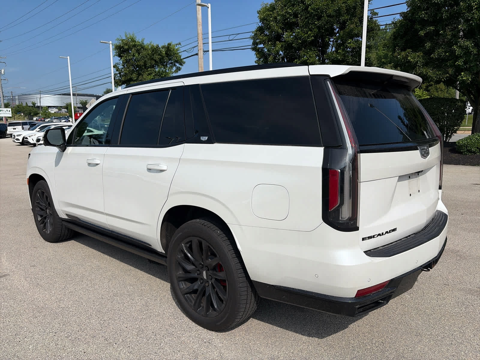 Certified 2023 Cadillac Escalade Sport Platinum w/ LPO, ONYX Package AWD/4WD image 2
