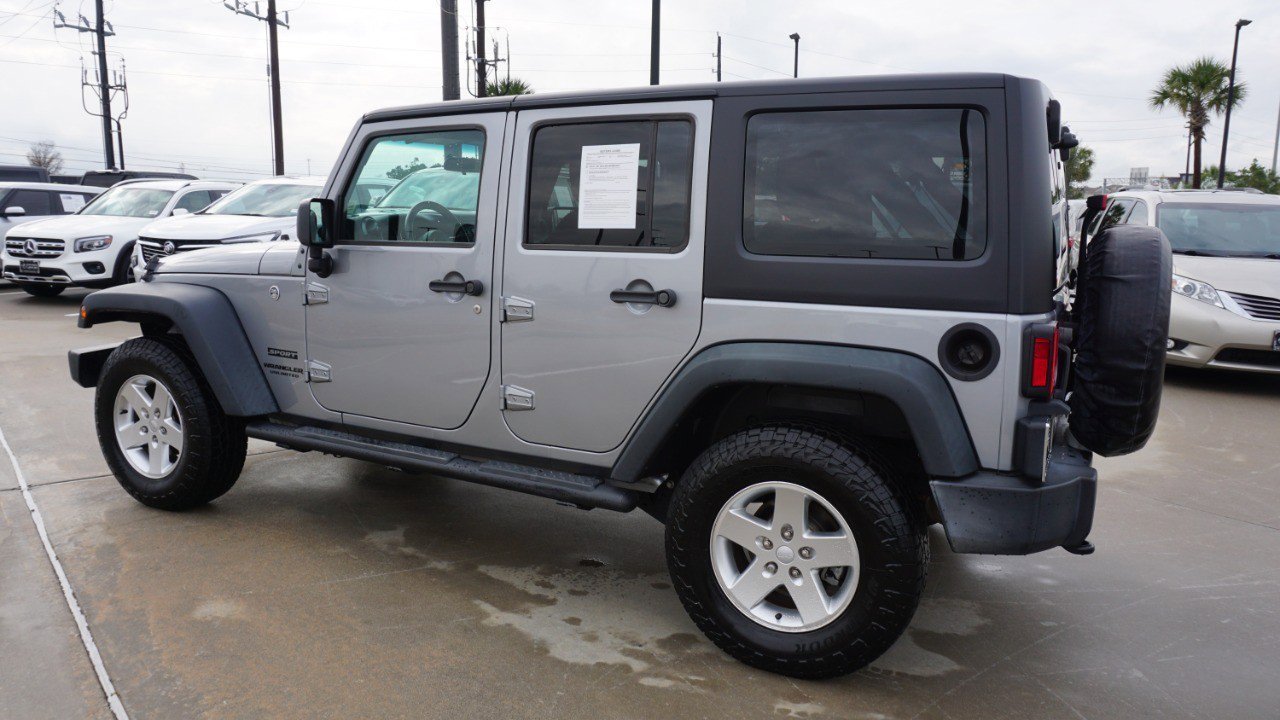 Used 2016 Jeep Wrangler Unlimited Sport w/ Connectivity Group image 5