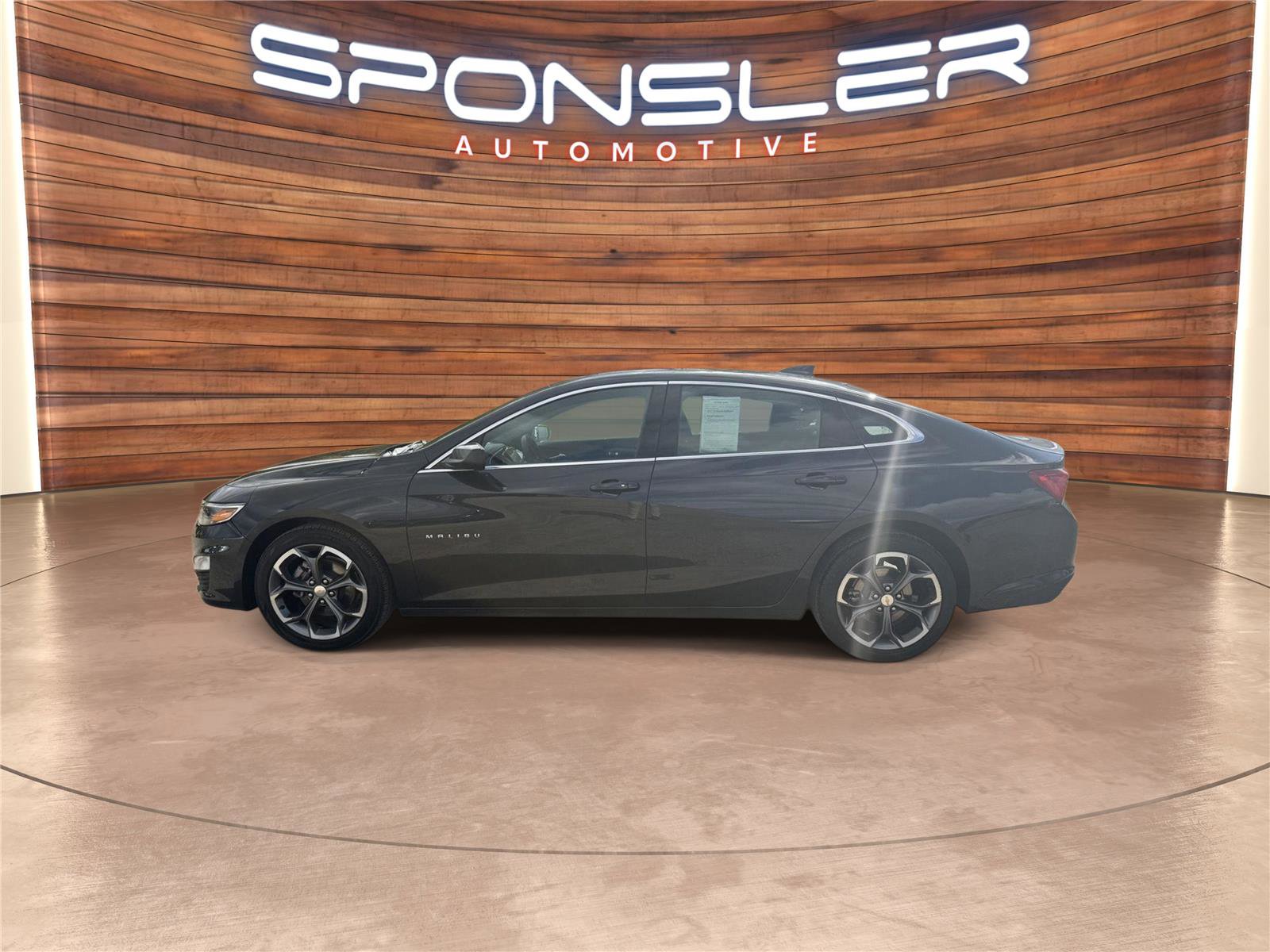 Used 2023 Chevrolet Malibu LT image 2