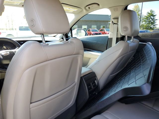 Used 2019 Cadillac XT4 Luxury w/ Cold Weather Package AWD/4WD image 34