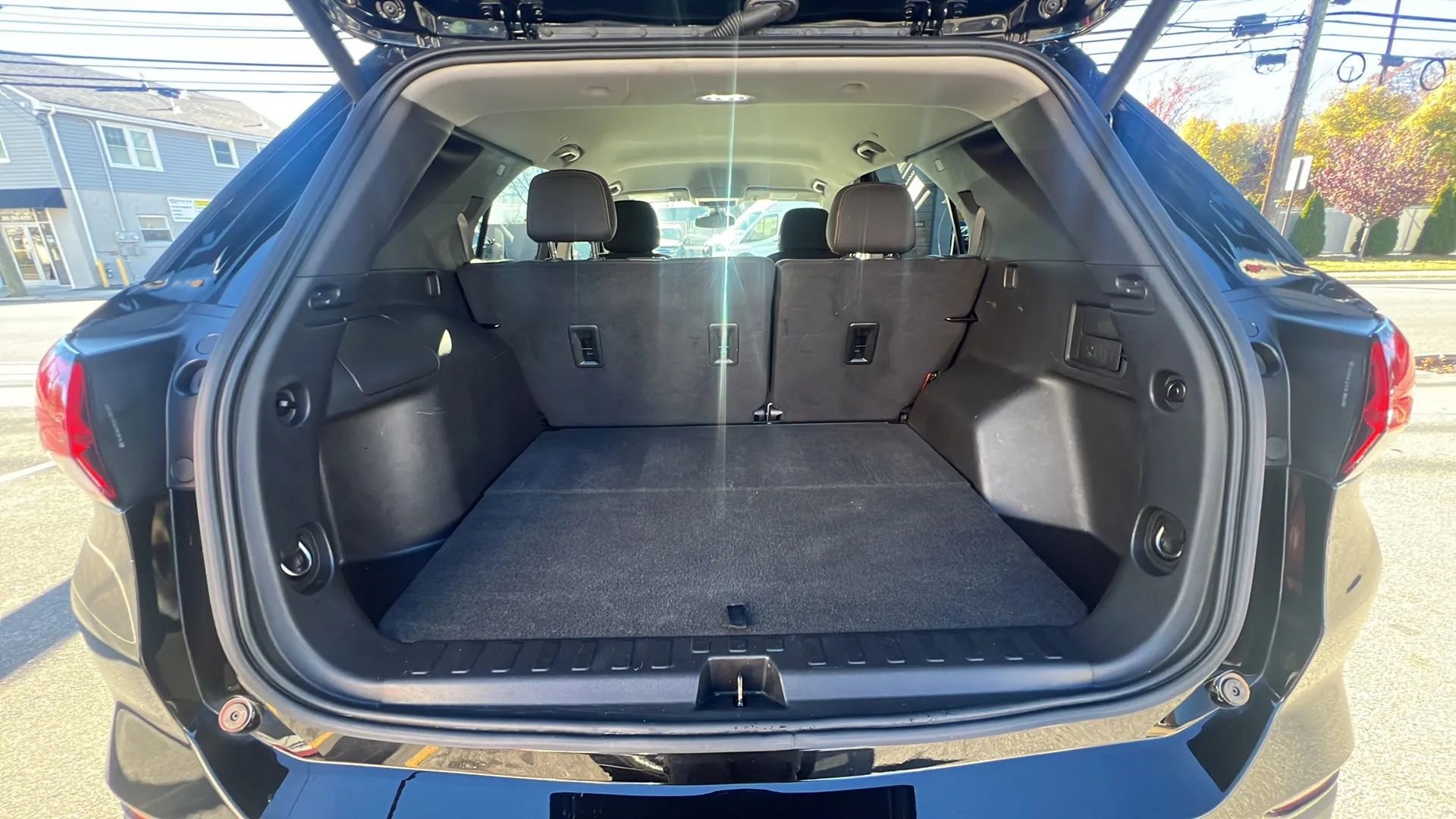 Used 2023 Chevrolet Equinox LT w/ Driver Convenience Package image 10