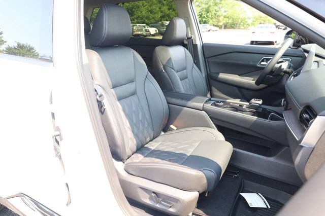 New 2026 Nissan Rogue Platinum w/ Platinum Premium Package AWD/4WD image 24