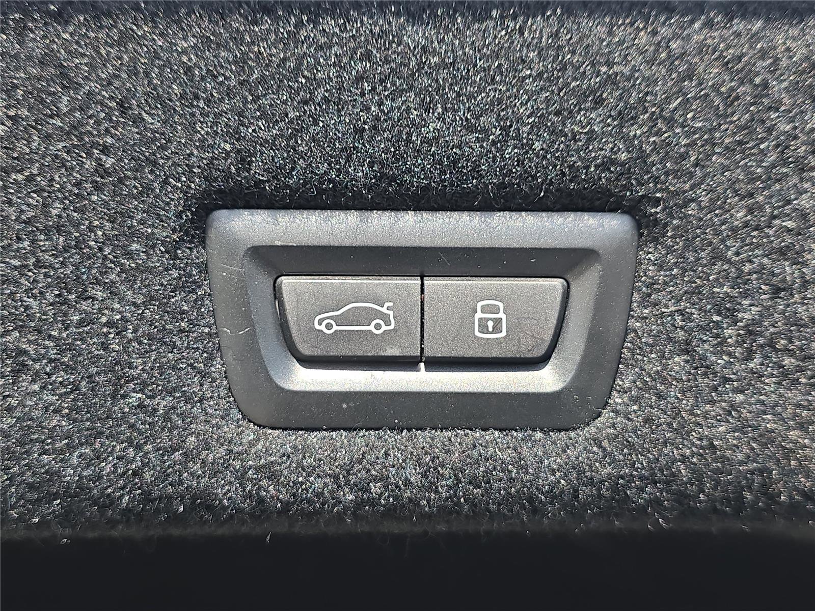 Used 2023 BMW 760i xDrive w/ Luxury Rear Seating Package image 10