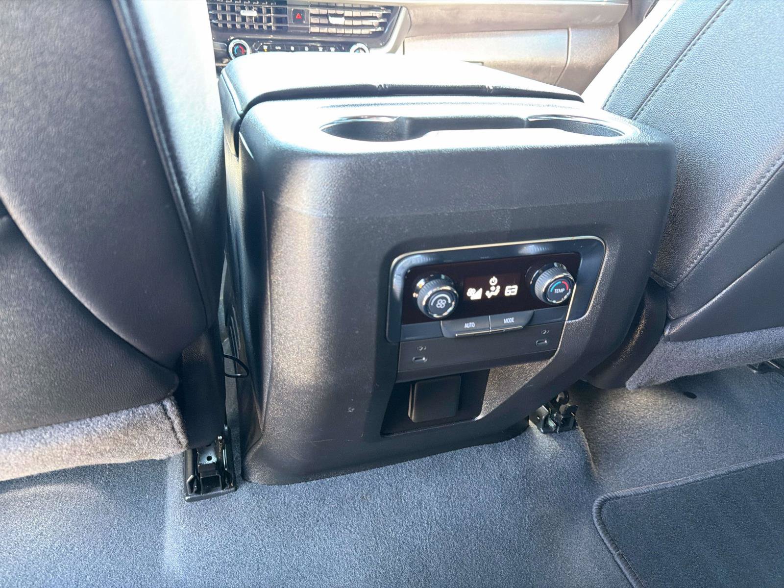 Used 2025 Chevrolet Tahoe Z71 AWD/4WD image 25