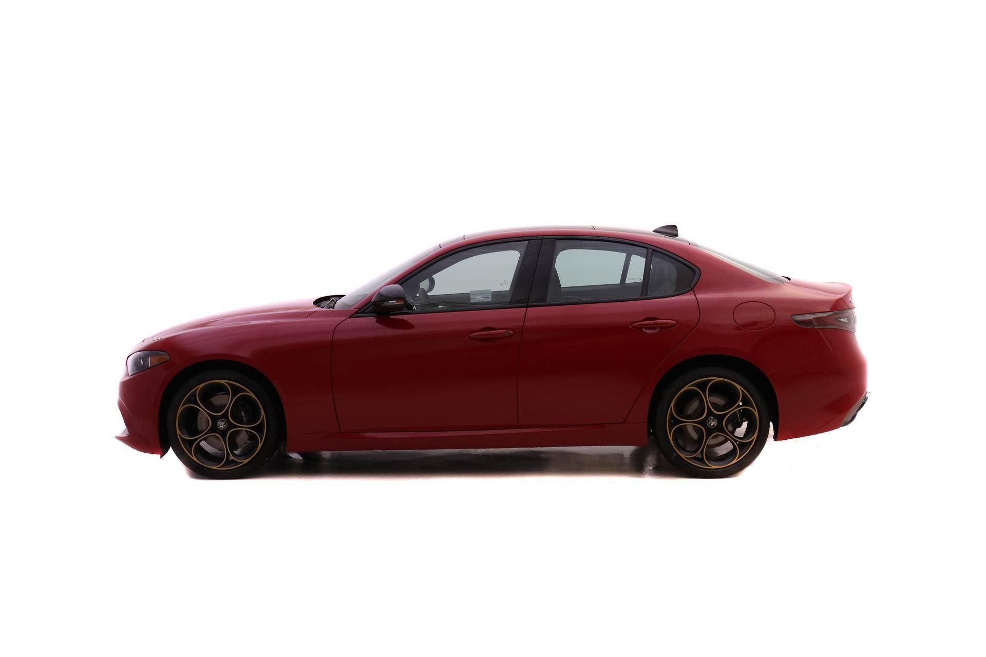 New 2025 Alfa Romeo Giulia AWD w/ Driving Assist Package image 3
