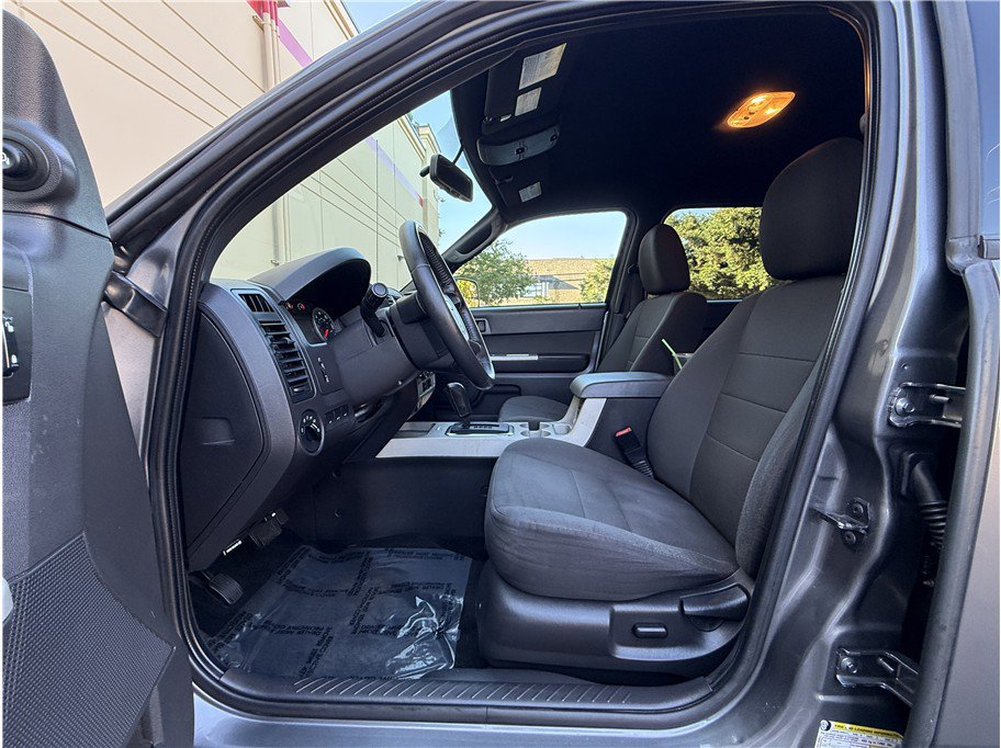 Used 2010 Ford Escape XLT image 10