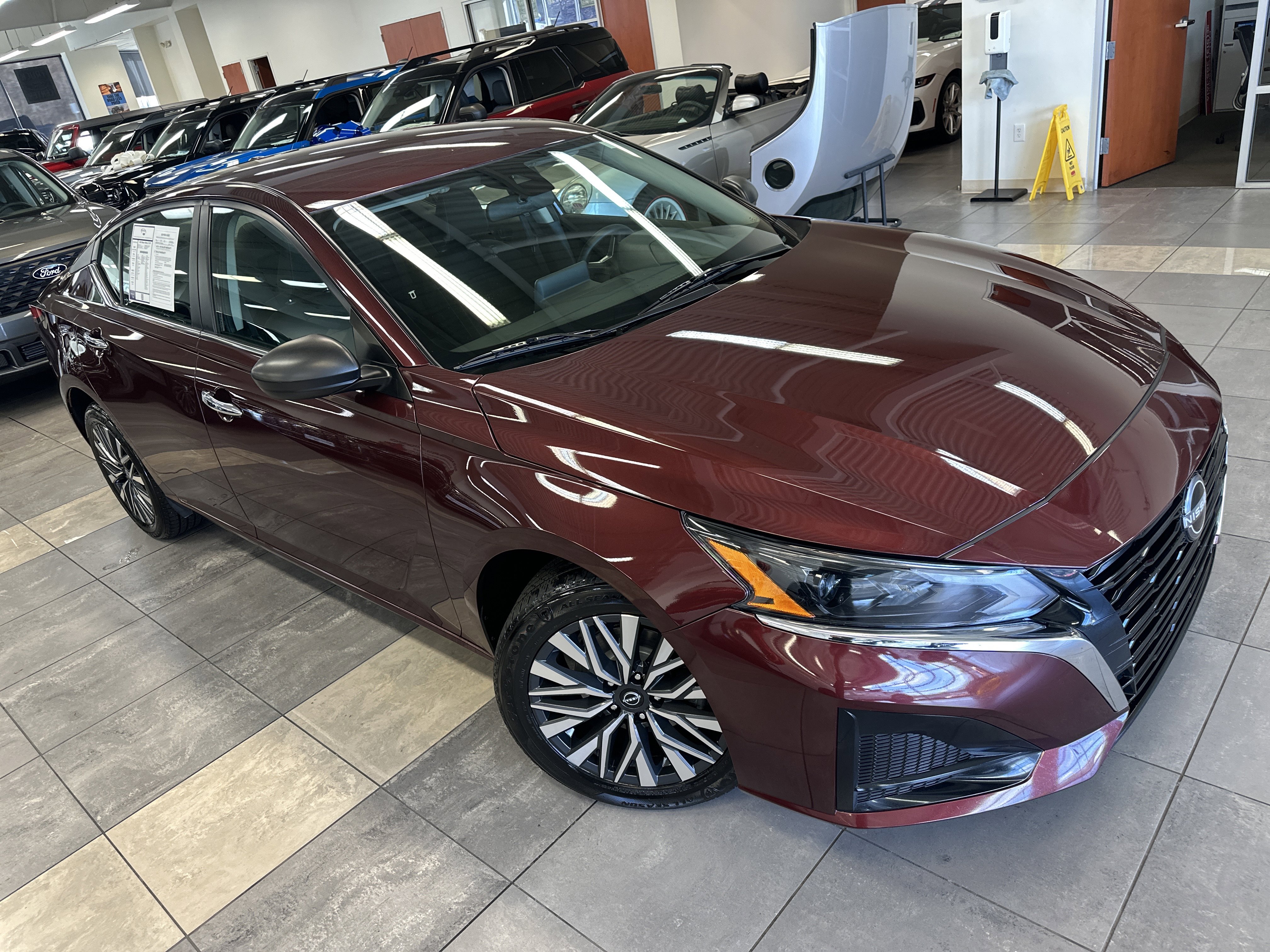 Used 2024 Nissan Altima 2.5 SV image 10