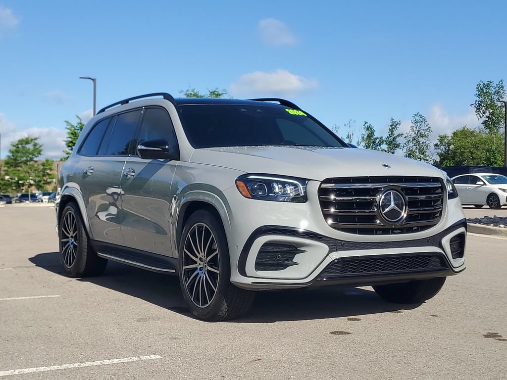 Used 2024 Mercedes-Benz GLS 580 4MATIC image 2