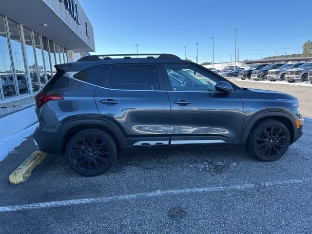 Used 2023 Kia Seltos Nightfall Edition image 7