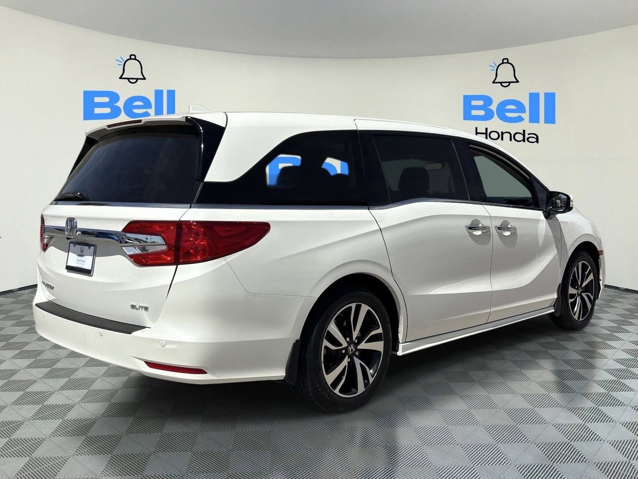 Used 2018 Honda Odyssey Elite image 4