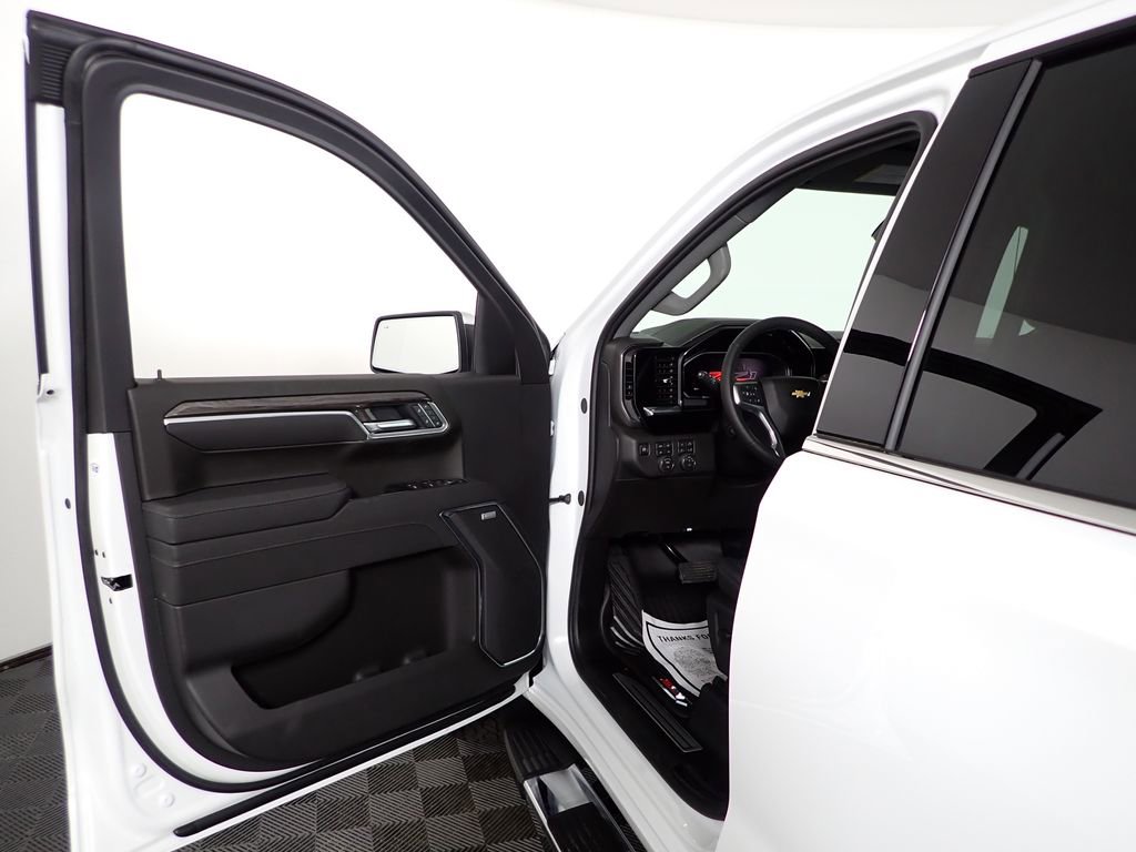 New 2026 Chevrolet Silverado 1500 LTZ w/ LTZ Convenience Package II AWD/4WD image 19