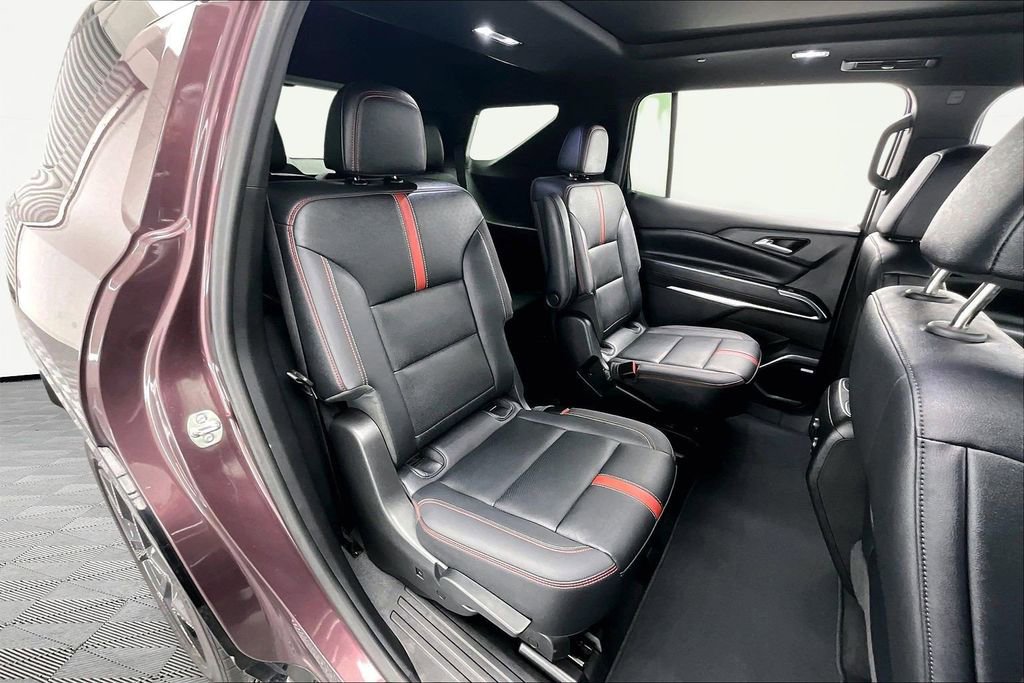 Used 2024 Chevrolet Traverse RS image 27