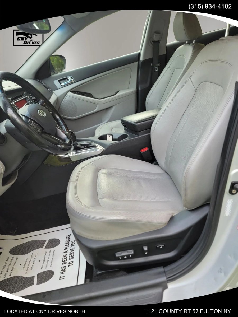 Used 2011 Kia Optima EX FWD image 10