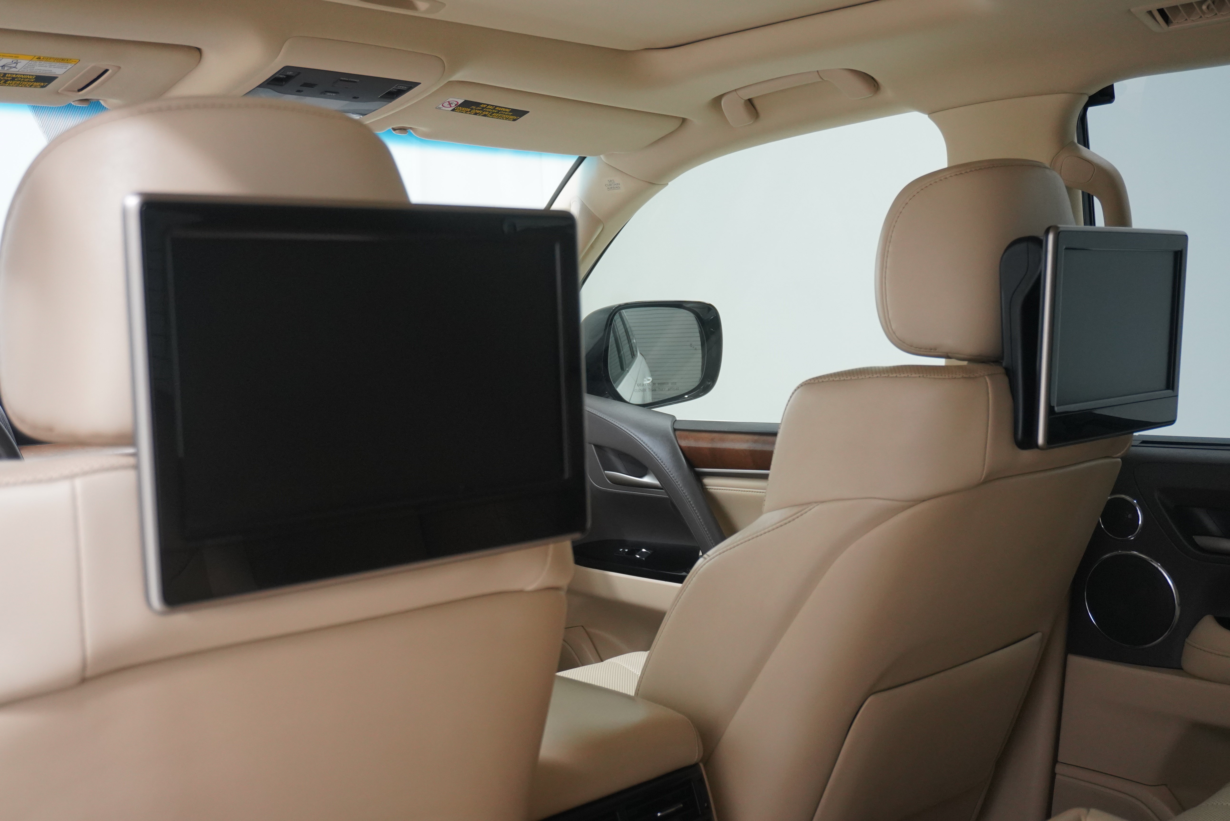 Used 2019 Lexus LX 570 4WD w/ Luxury Package image 15