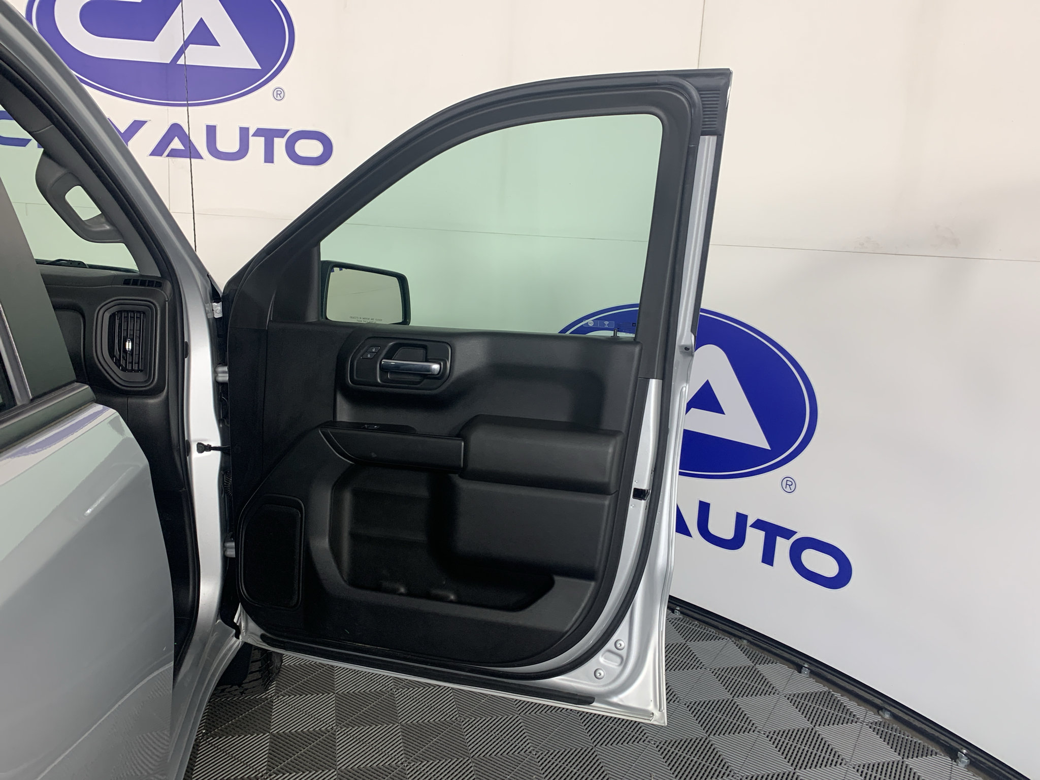 Used 2022 Chevrolet Silverado 1500 Custom AWD/4WD image 32
