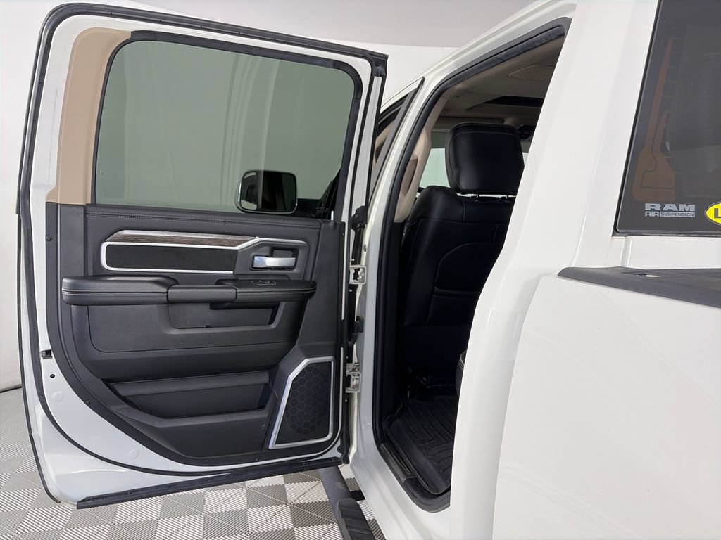 Used 2020 RAM 3500 Laramie AWD/4WD image 12