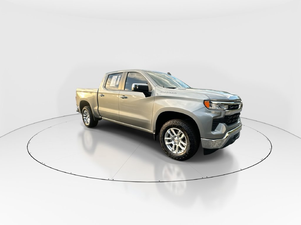 Used 2025 Chevrolet Silverado 1500 LT AWD/4WD image 2